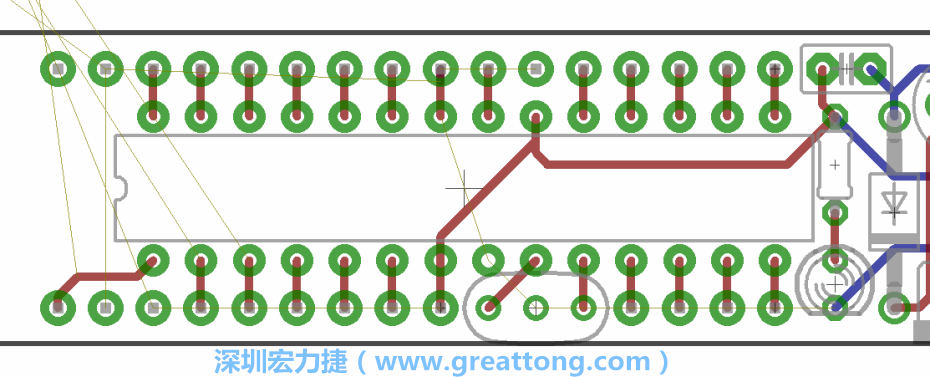 諧振器應(yīng)擺放在ATmega微控制器的針腳8、9和10旁邊，在共鳴器和微控制器中間的高頻信號線應(yīng)該要愈短愈好，此外，其它的信號線應(yīng)該要遠(yuǎn)離這個區(qū)域且配置在諧振器的下方，這樣做是為了防止不必要的無線電波干擾。