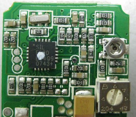 PCBA加工IC元件主要分為DIP及SMD兩大類，DIP 插件的IC，SMD (Surface Mount Device) 表面貼裝元件。